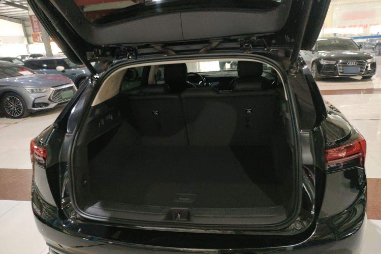 Used Buick Envision 2022 Facelift Encore S 652T Two-Wheel-Drive Luxury Model
