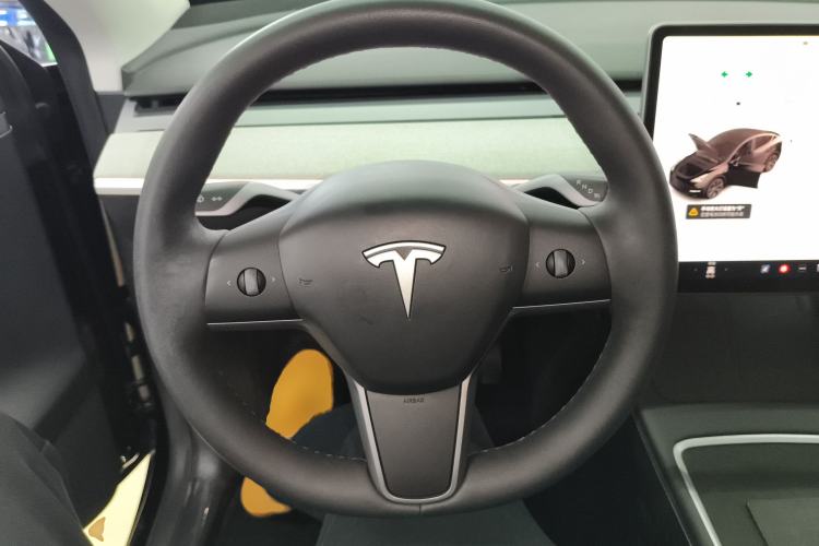 Used Tesla Model Y 2023 Rear-Wheel-Drive Version
