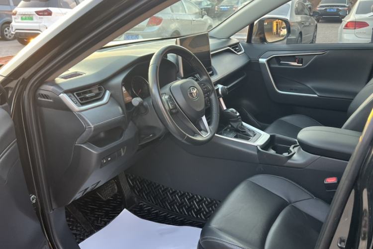 Used Toyota Wildlander 2022 2.0L CVT Two-Wheel Drive Luxury Edition
