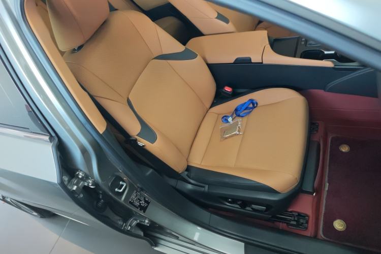 Used Lexus ES 2022 200 Excellence Edition
