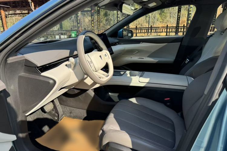 Used  L07 2024 230Max Qiankun Intelligent Driving ADS SE Range-Extended Version