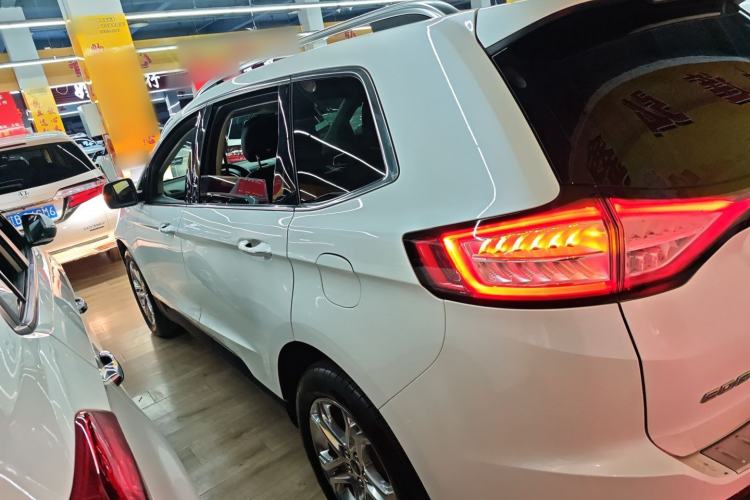 Used Ford Edge 2016 EcoBoost 245 Four-Wheel Drive Titanium Edition 7-Seater
