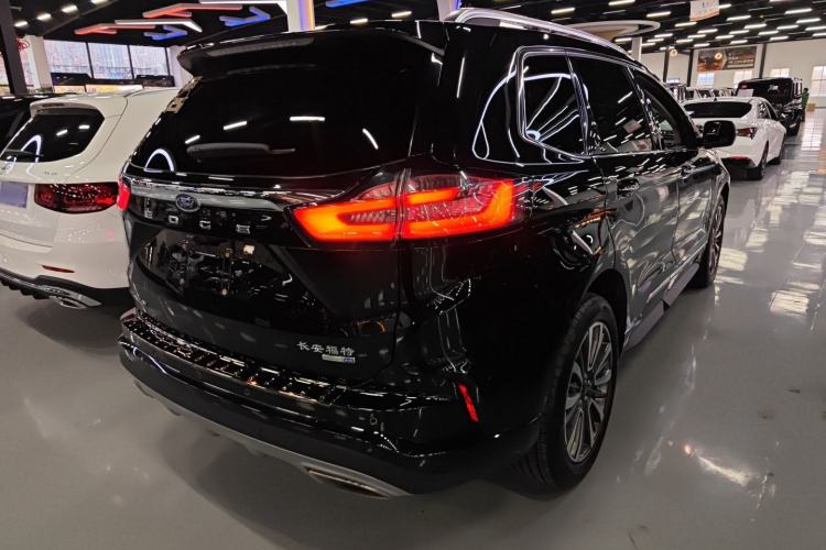 Used Ford Edge 2021 PLUS EcoBoost 245 Two-Wheel-Drive Titanium 7-Seater
