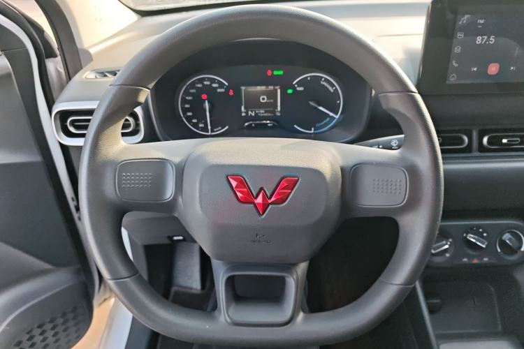 Used Wuling Hongguang New Energy 2025 Extended-Range Hybrid 50KM Comfort Version