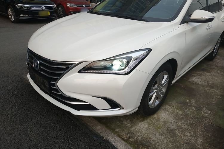 Used Changan Eado 2019 High-Energy Edition 1.6L GDI Manual Pioneer Model China VI Standard
