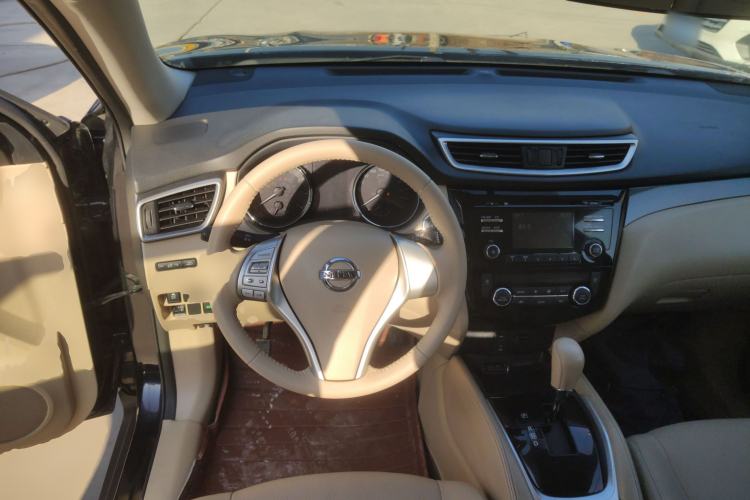 Used Nissan X-Trail 2014 2.5L CVT Luxury Edition 4WD
