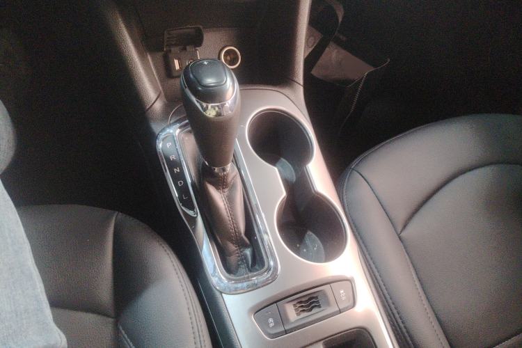 Used Chevrolet Cruze 2017 1.5L Hatchback Automatic Pioneer Sunroof Edition
