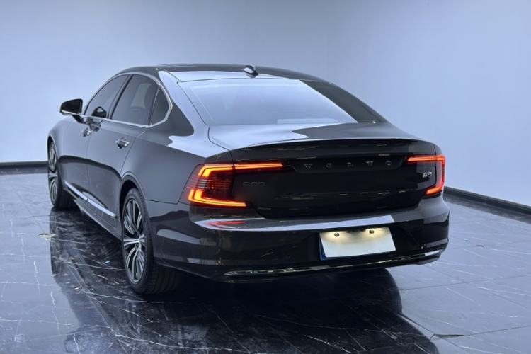 Used Volvo S90 2022 B5 Zhiyuan Luxury Edition
