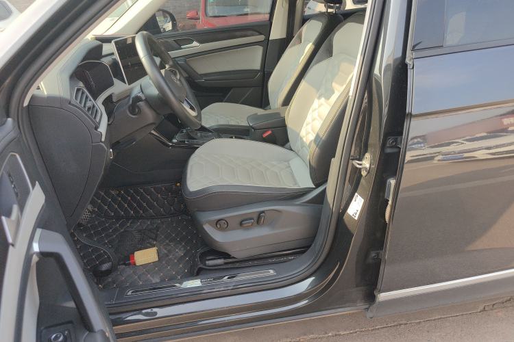 Used Volkswagen Tayron 2023 330TSI Two-Wheel-Drive Luxury Plus Advanced Version
