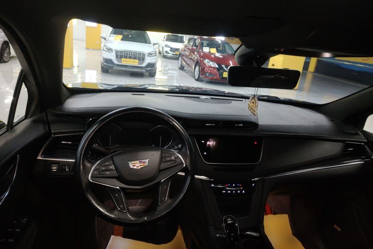 Used Cadillac XT5 2022 2.0T Two-Wheel Drive Luxury Version