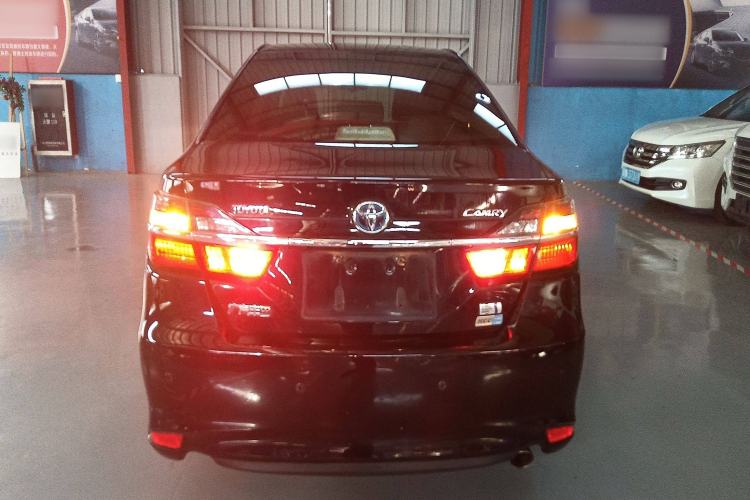 Used Toyota Camry 2015 Dual-Engine 2.5 HG Luxury Navigation Edition

