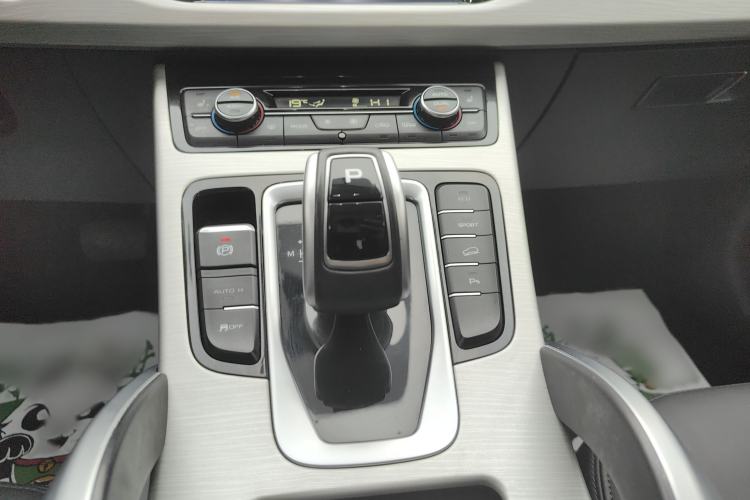 Used Geely Auto Emgrand X7 Sport 2020 1.8TD DCT Two-Wheel Drive Smart Connect 4G-Enabled Version
