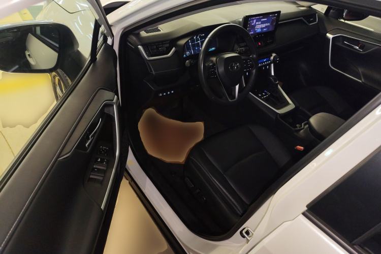 Used Toyota RAV4 2023 2.0L CVT Two-Wheel Drive Fashion Plus Edition
