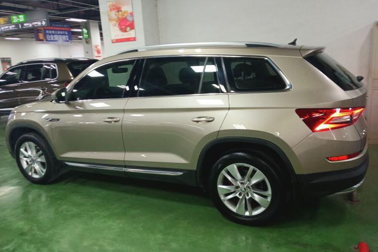 Used Skoda Kodiaq 2019 Facelifted TSI330 7-Seater Two-Wheel-Drive Luxury Enjoyment Edition China VI Standard
