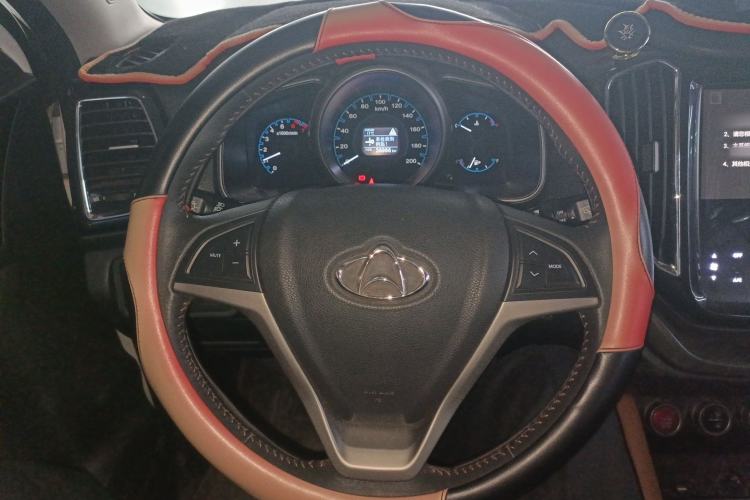 Used Oshan CX70 2017 Facelifted CX70T 1.5T Manual High-Performance Edition
