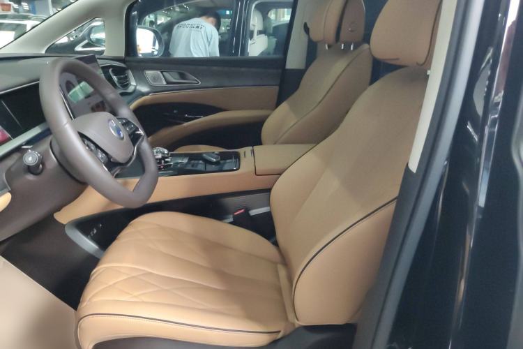 Used Denza D9 2024 DM-i 980 Four-Wheel Drive Prestige Model
