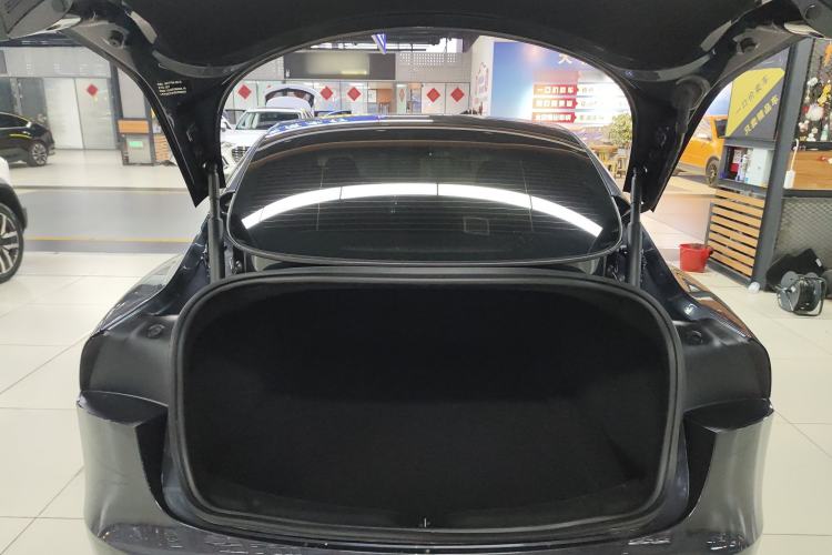 Used Tesla Model 3 2025 Rear-Wheel-Drive Version