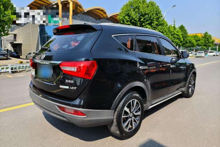 Used Dongfeng Fengon 580 2017 1.5T Manual Luxury Model
