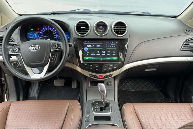 Used BYD S7 2015 2.0T Upgraded Automatic Luxury Version
