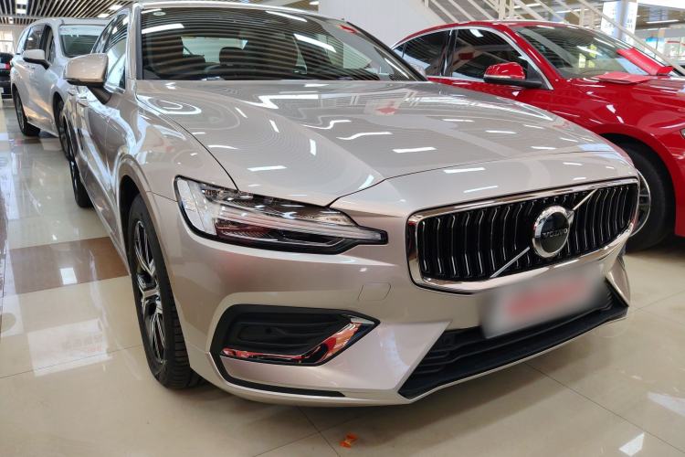Used Volvo S60 2025 B4 Zhiyi Luxury Edition
