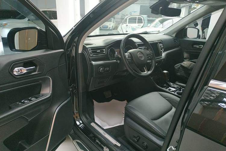 Used  Grand Commander 2018 2.0T Four-Wheel Drive Prestige Edition China V
