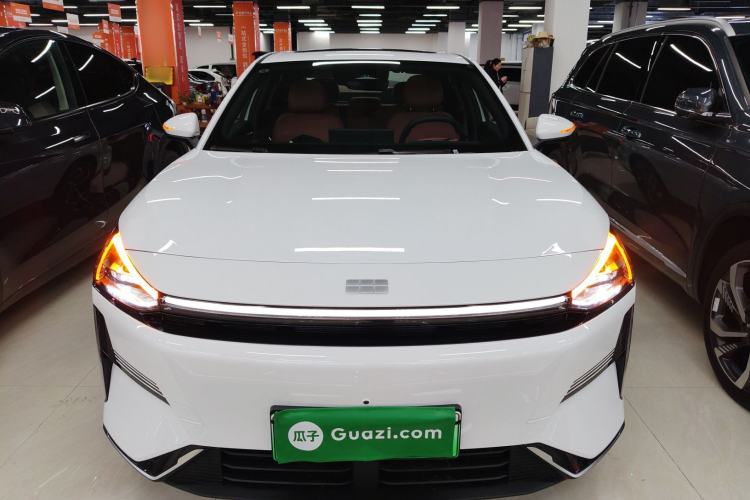 Used  L6 2025 EM-i 140km Starship Edition
