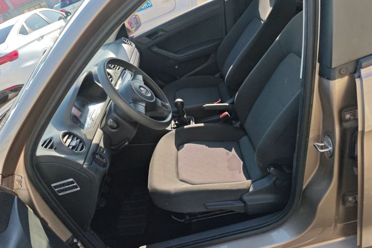 Used Volkswagen Jetta 2015 Value Edition 1.6L Manual Fashionable Style
