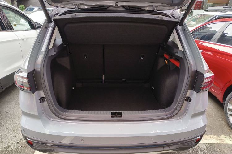 Used Volkswagen Tharu 2024 300TSI Two-Wheel-Drive Moon Luxury Edition
