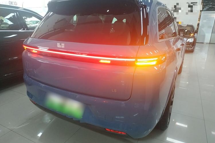 Used Li Auto L8 2023 Air model
