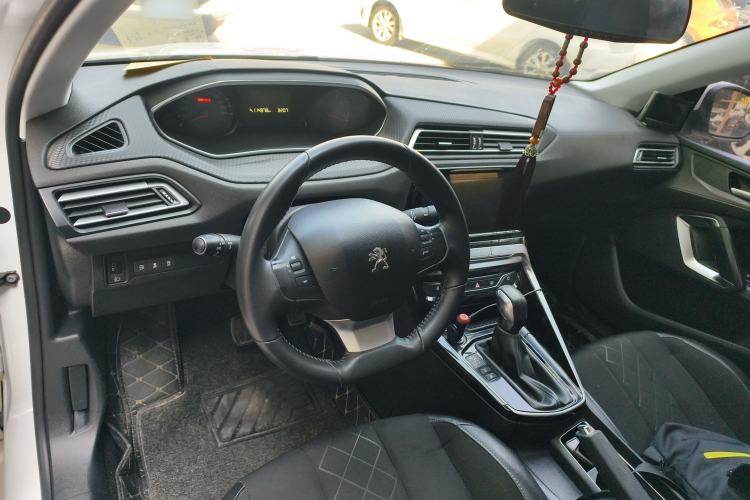 Used Peugeot 308 2016 1.6L Automatic Luxury Edition
