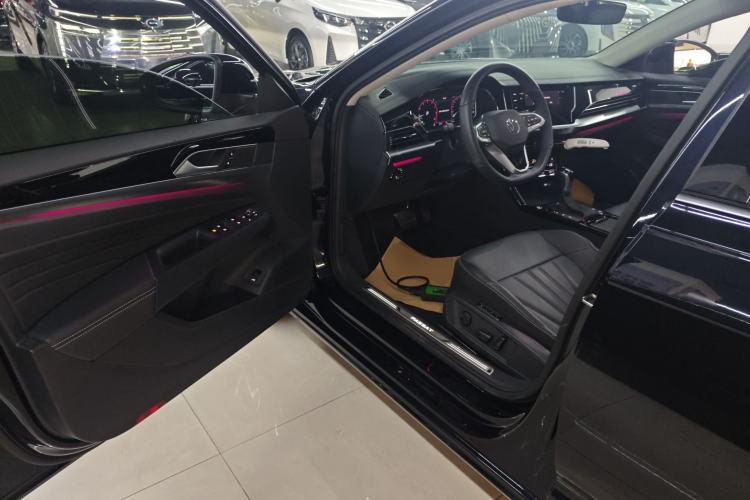 Used Volkswagen Passat 2025 Outstanding Model 380TSI Starry Dragon Glorious Edition
