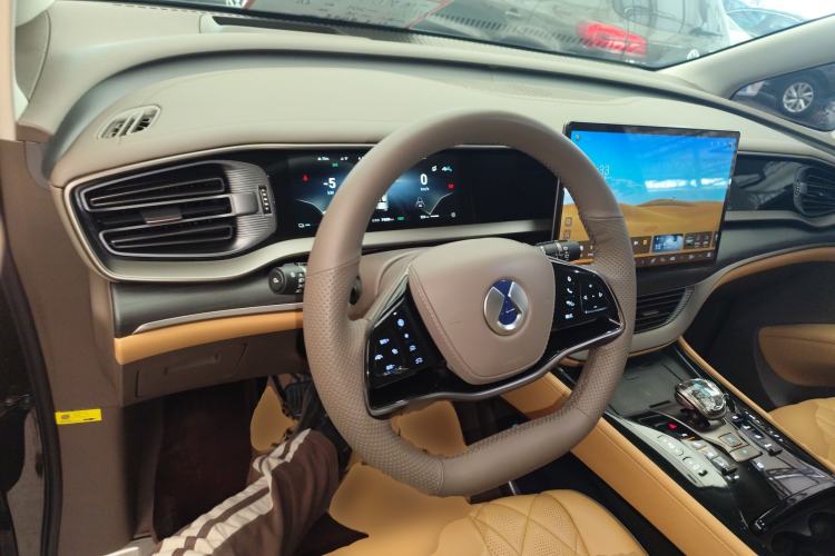 Used Denza D9 2022 DM-i 970 Four-Wheel Drive Prestige Model
