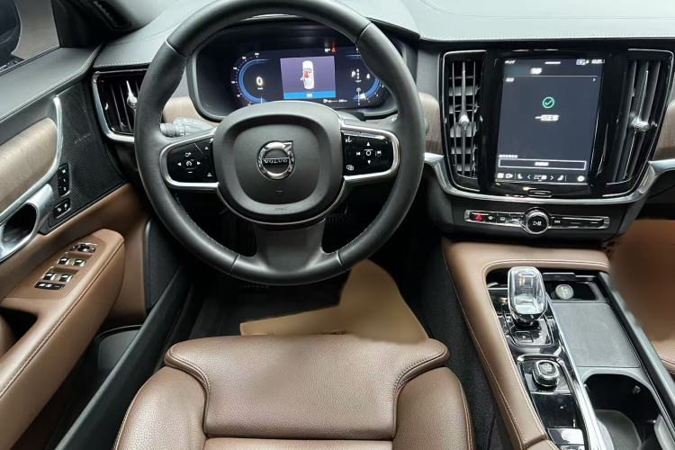 Used Volvo S90 2024 B5 Zhiyuan Luxury Edition
