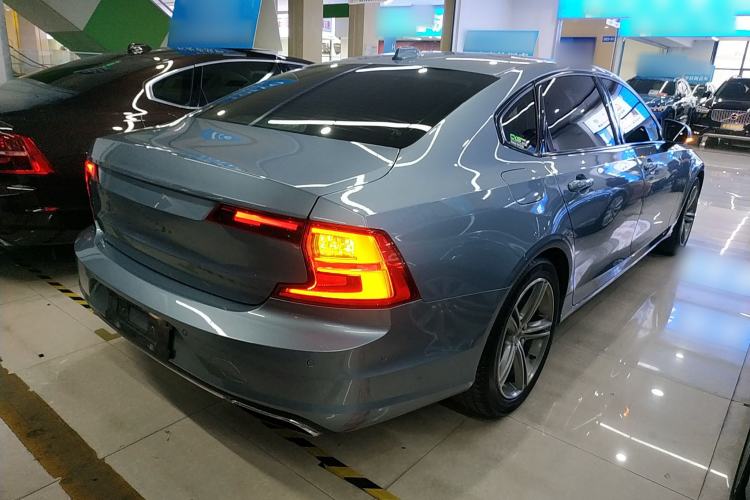 Used Volvo S90 2018 T4 Zhiyuan Edition
