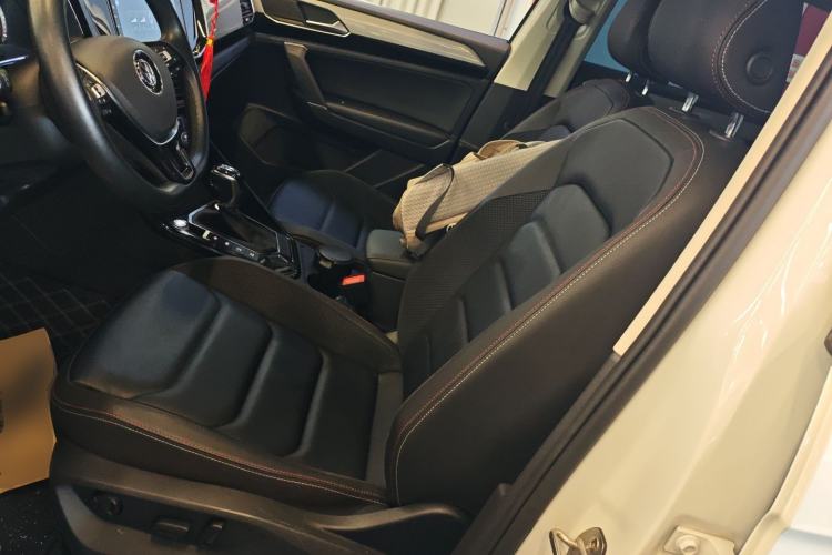 Used Volkswagen Tayron 2019 330TSI Two-Wheel Drive Luxury Model China VI Standard