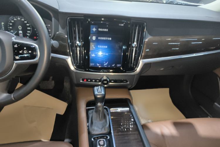 Used Volvo S90 2018 T4 Zhiyuan Edition
