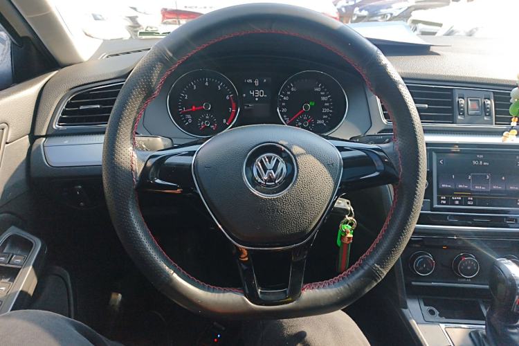 Used Volkswagen Lamando 2015 230TSI DSG Fashion Edition
