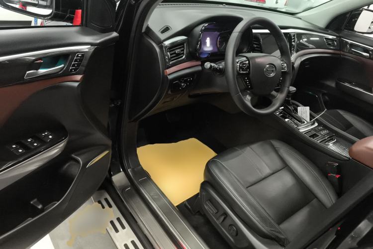 Used GAC Trumpchi GS8 2017 320T Two-Wheel Drive Luxury Smart Connectivity Version (7 Seats)
