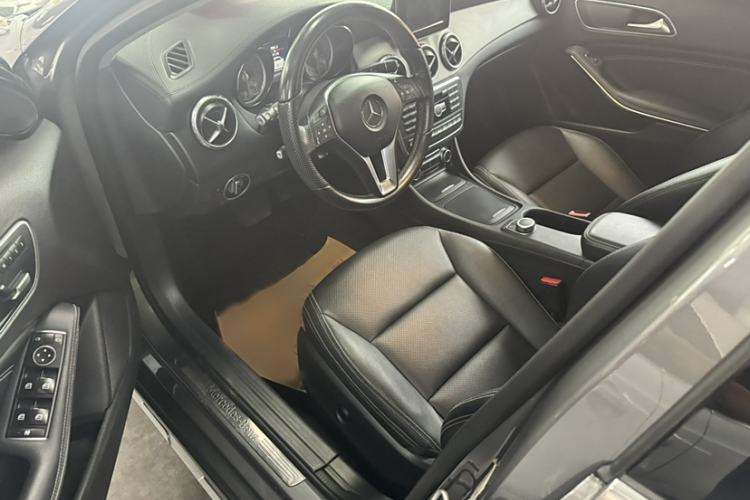 Used Mercedes-Benz GLA 2015 GLA 220 4MATIC Fashion Model
