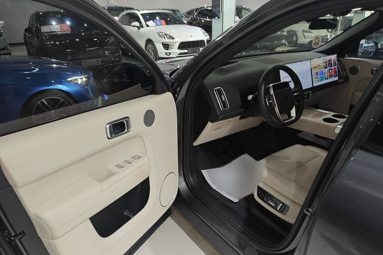 Used Li Auto L9 2022 Max model
