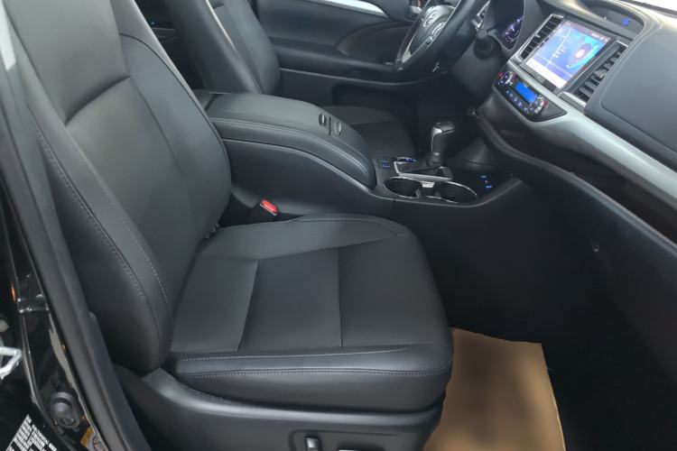 Used Toyota Highlander 2018 2.0T Four-Wheel Drive Luxury Version 7 Seats China VI Standard
