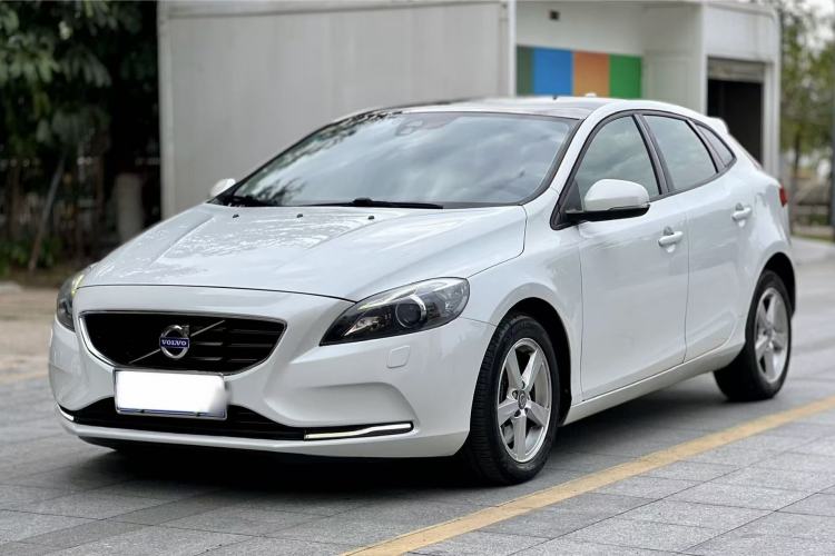 Used Volvo V40 2016 T3 Zhiyi Edition
