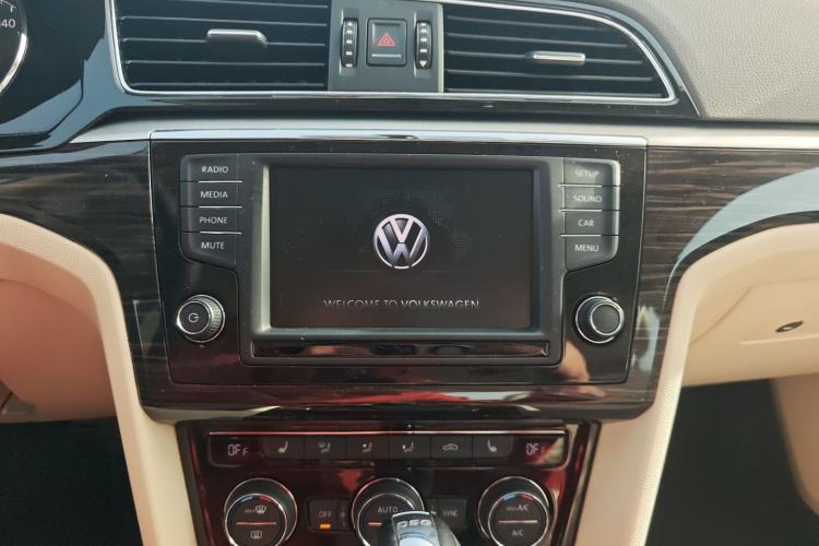 Used Volkswagen Lamando 2015 330TSI DSG Luxury Edition
