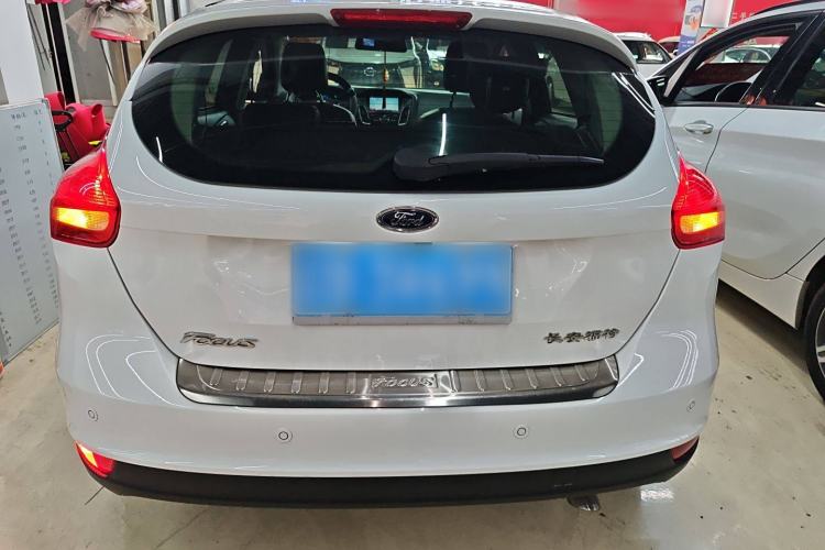 Used Ford Focus 2018 Hatchback Classic 1.6L Automatic Trendy SmartDrive Edition
