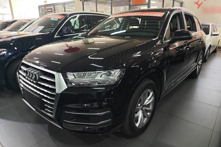 Used Audi Q7 2019 45 TFSI Comfort Model
