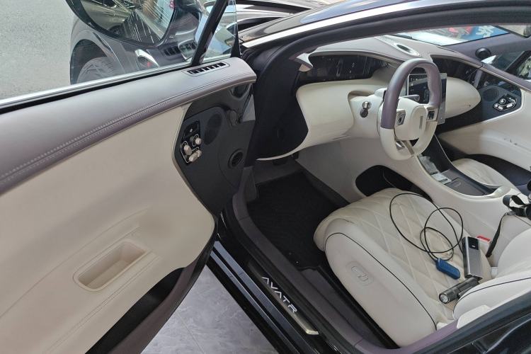 Used  11 2024 630 Rear-Wheel Drive Edition with Three Lasers
