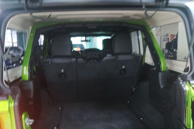 Used  Wrangler 2019 2.0T Sahara Four-Door Version China VI Emission Standard
