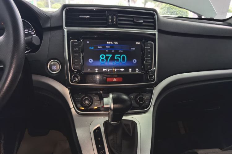 Used Haval M6 2019 1.5T DCT Two-Wheel Drive Elite Version China VI Standard
