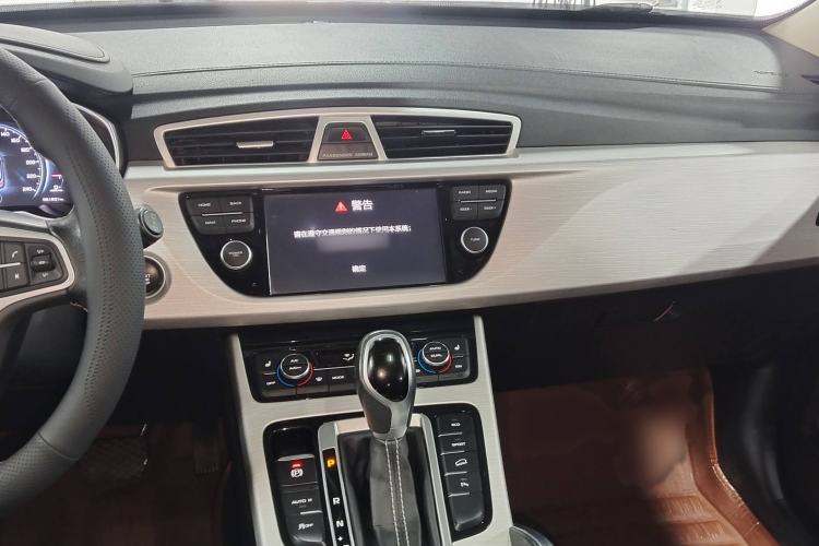 Used Geely Auto Emgrand X7 Sport 2018 1.8TD Automatic Two-Wheel Drive Smart Connect 4G Internet Edition
