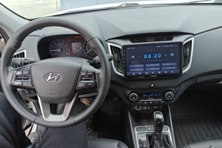 Used Hyundai ix25 2015 1.6L Automatic Two-Wheel-Drive Deluxe DLX Model